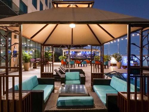 Restaurant, Novotel Pune Nagar Pune - An AccorHotels Brand in Poona