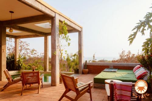Coyote 4BR Villa Pool Garden Ocean View in Puerto Angel