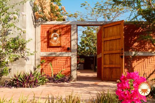 Coyote 4BR Villa Pool Garden Ocean View in Puerto Angel