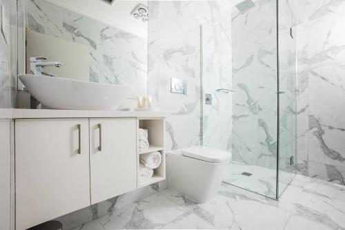 Newington Apartments - Apt 3 Queen, Brand New! in Ballarat Central