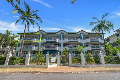 Costa Royale Beachfront Apartment - Tap to explore photos