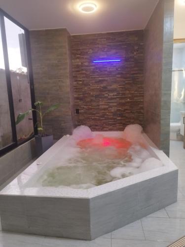 Casa con Jacuzzi en el Subtrópico de Cotopaxi (Casa con Jacuzzi en el Subtropico de Cotopaxi) in Chugchilán