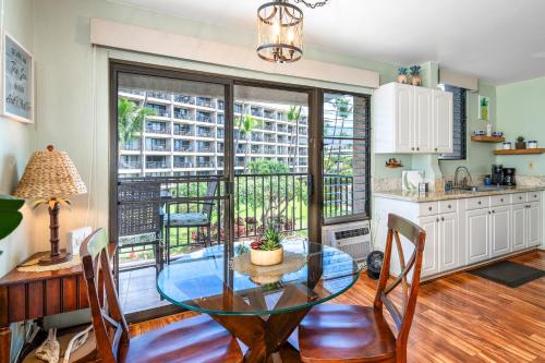 Kihei Akahi #C-520 Tastefully Updated, Corner Studio on 5th Floor, A/C in 基黑