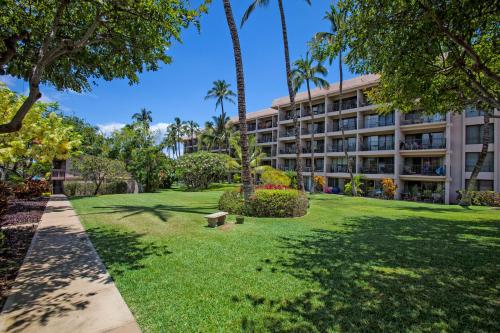 Kihei Akahi #C-520 Tastefully Updated, Corner Studio on 5th Floor, A/C in 基黑