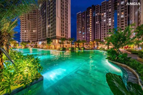Hot tub, West Gate Park in Binh Chanh