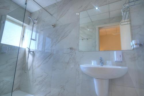 Allegro Hotel - image 14