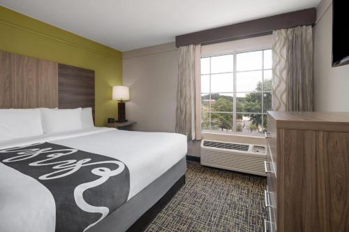 La Quinta by Wyndham Atlanta Stockbridge - image 25