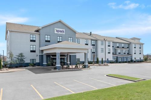Exterior view, Spark by Hilton Shawnee in Shawnee (OK)
