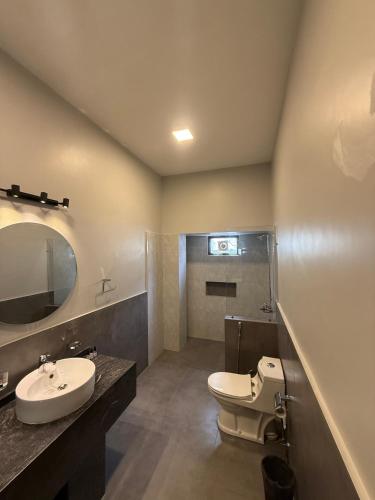 Ghumo x Bahadurabad Aga Khan Hospital - Ten Bedroom Private Villa - image 3