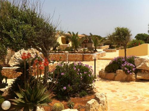 Residence Punta Sottile Lampedusa A Due Passi Dalla Spiaggia Cala Francese - Lampedusa
