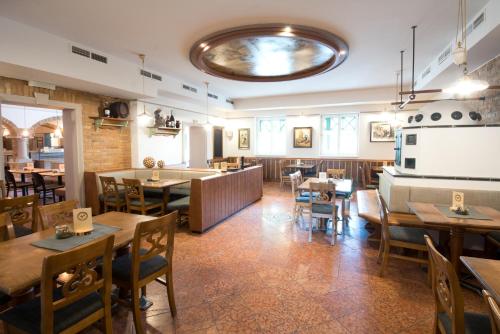 Restaurant, Thalinger Hof in Kronstorf