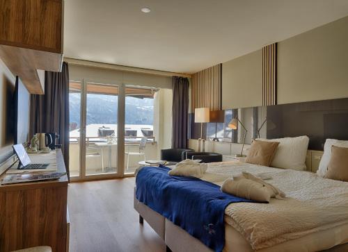 room detail thumbnail 1