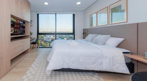 Modern Studio Rooftop Pool & City View 200Mbps
