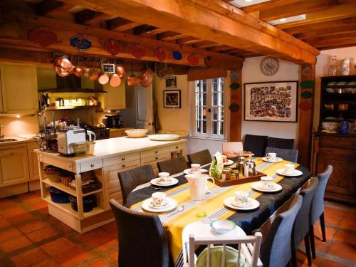 Villa with 6 bedrooms in Gonneville sur Mer with private pool furnished garden and WiFi 4 km from the beach - image 29