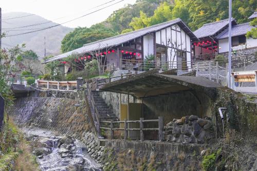 Наличие на забележителност наблизо, Beppu TOJIHAUS 001 2min walk to Shibaseki Onsen in Noda
