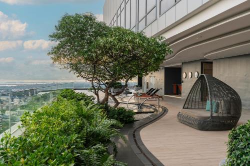 Swimming pool, Holiday Inn & Suites Rayong City Centre By IHG in Rayong