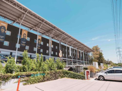 . ibis Pilar