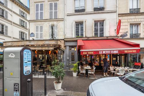 Paris 1st 1BR Apartment Near Louvre Free Netflix - image 7