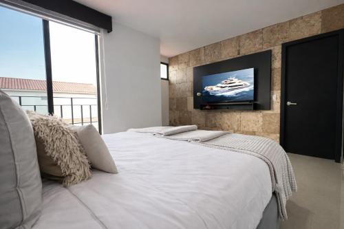 Casa con jacuzzi en La Aurora, Guayaquil, 3 habitaciones, ideal para familias, con sala, comedor y cocina equipada