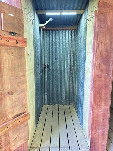 Secluded Redwood Cabin in Takapau