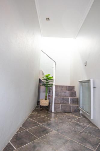 Entrance, Luxury Suites on Santorini in Stirling
