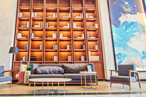 Luxe Suite Above Mall at Mossaz Suites by HCK - image 14