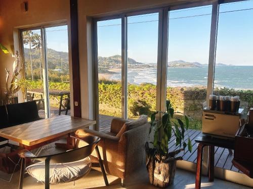 Guest House & Beach Cafe fuego in Hyuga