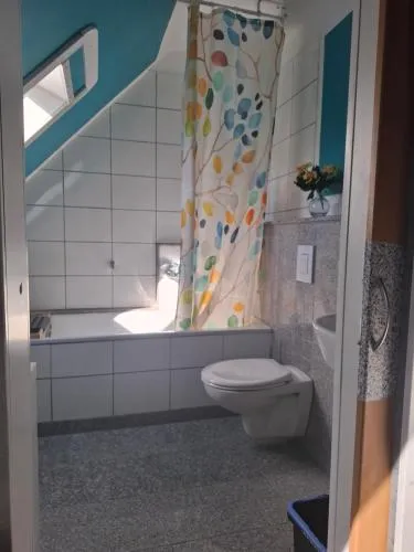 No 6 Apartment Christine mit eigenem Bad im Dachgeschoss in Rhede, Deutschland
