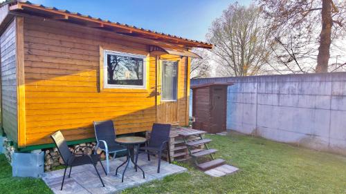 Vannas istaba, Tiny House by the river in Křešice