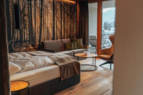 1 king bed, 1 bunk bed, 1 sofa bed