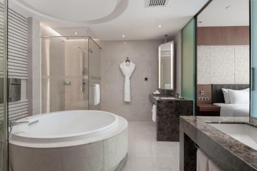 room detail thumbnail 2
