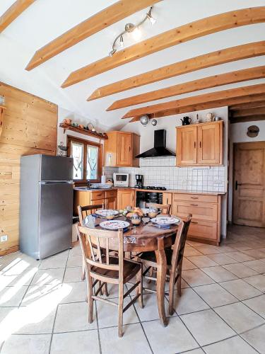 Facilities, Y Hotes - Chalet cosy & authentique au calme in Saint-Jeoire