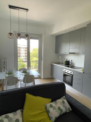 Stylish flat in Milan Washington area in 邦德歐比尼
