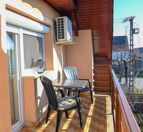 Altan/terrasse, Guba Apartman in Alsóörs