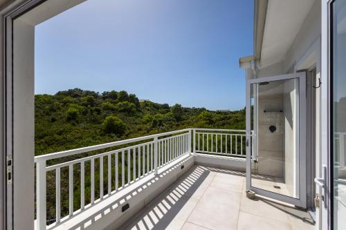 28 Roche Bonne Avenue - image 2