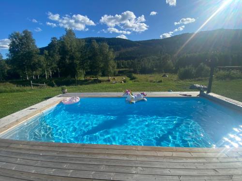 전망, Prästgård med pool & älv (Prastgard med pool & alv) in 시스스레백