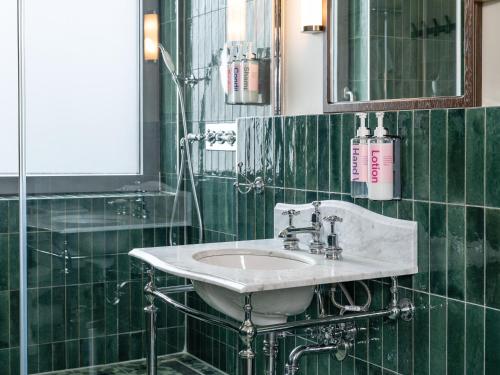 Numa Berlin Potsdamer Platz Room Type - Deluxe Double Room