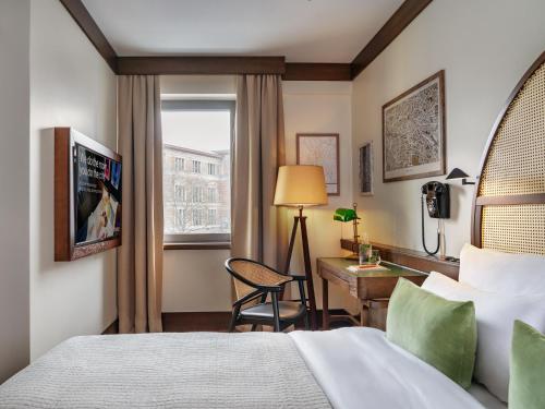 room detail thumbnail 1