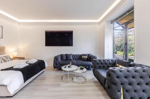 Central Comfy Spot Studio for 2 with Wi-Fi by PikHost - image 2