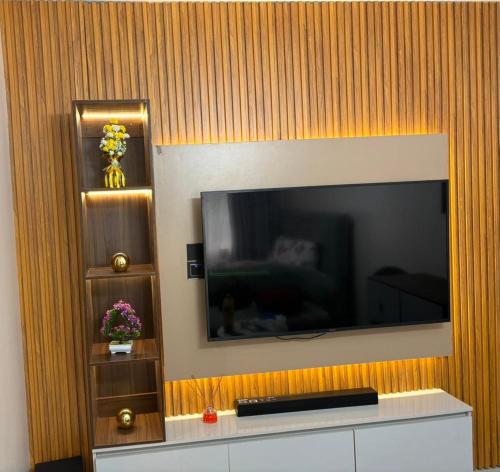 Pinecourt Luxury Apartment - image 2