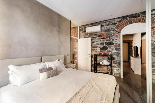 Romantic Chic Apartment by Quokka 360 - Charming Historic Apartment in Como Center