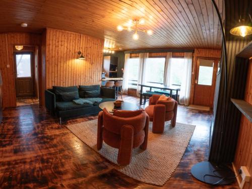 2 bedrooms, 3 beds