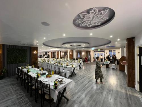 Restaurant, White Rose Hotel & Restaurant - Leeds in Leeds Suburbs