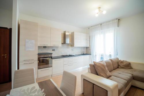 Senna Apartment - Near Ferrari & Maranello - Self check in H24 - 6 Sleeps in ฟิออราโน โมเดเนเซ