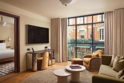 room detail thumbnail 1