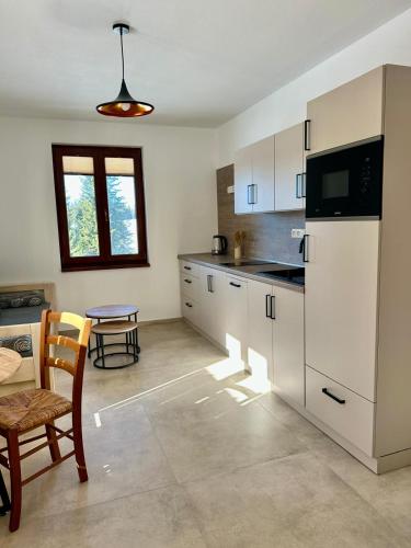 Pod Lovčí skálou (Pod Lovci skalou) in โมดราวา