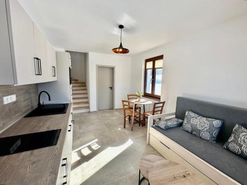 Pod Lovčí skálou (Pod Lovci skalou) in โมดราวา