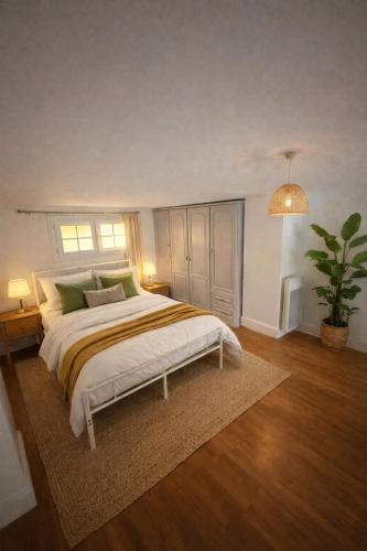 Superbe duplex adresse exception au pied de la Tour Eiffel in Tour Eiffel