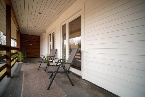 Erkély/terasz, Lahemaa Apartment with Sunny Balcony near Viru Bog in Kolga