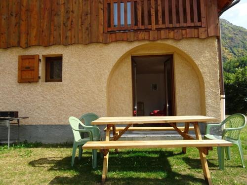 Les Prés-ronds 27 - Piscine - WIFI (Les Pres-ronds 27 - Piscine - WIFI) in La Chapelle-en-Valgaudémar